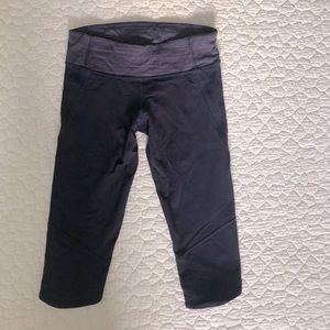 Dark navy Lululemon crops/leggings